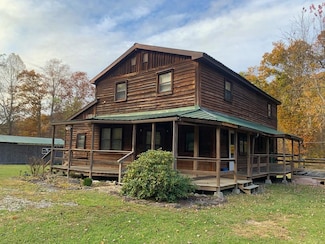 1314 N Sandbranch Rd, Mount Hope, WV 25880