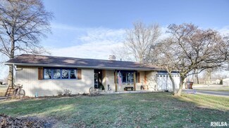 2209 Everglade Dr, Taylorville, IL 62568