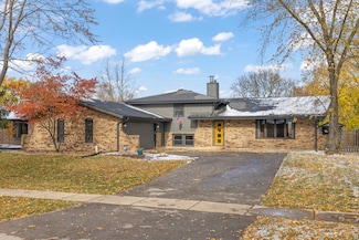 30W214 Briar Ln, Naperville, IL 60563