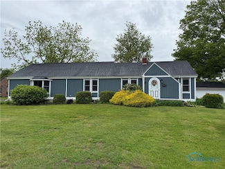 206 Browning Rd, Swanton, OH 43558