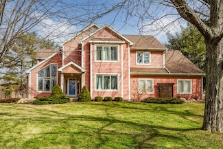3246 Wyndwicke Dr, Saint Joseph, MI 49085