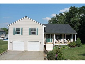 395 Woodridge Dr, Washington, PA 15301
