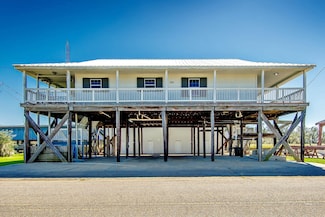 999 Four Point Rd, Dulac, LA 70353