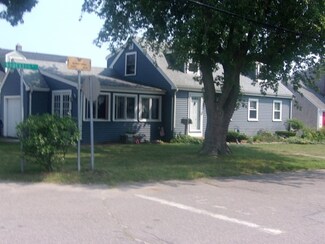 182 Brockton Cir, Hull, MA 02045
