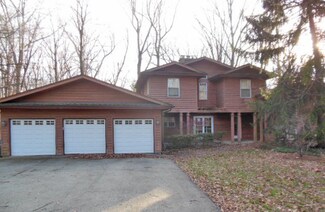 2841 Orange Brace Rd, Riverwoods, IL 60015