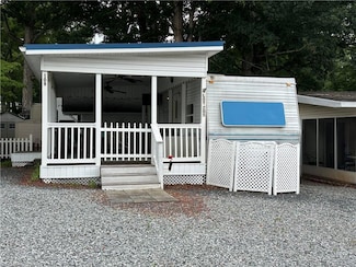 109 Pine Dr, New London, NC 28127