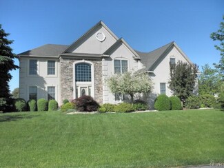 8477 Oak Knoll St, Fogelsville, PA 18051