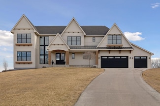 6155 Broadview Dr, Credit River Township, MN 55372