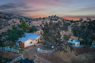 35670 Hummingbird Ln, Squaw Valley, CA 93675