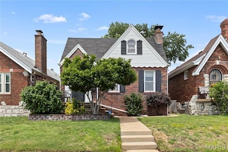5715 Chippewa St, Saint Louis, MO 63109
