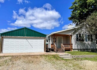 921 S 1st St, Prairie Du Chien, WI 53821