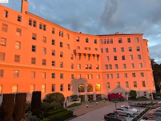 351 Buena Vista Ave E Unit 605E, San Francisco, CA 94117