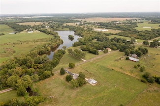 3122 Labette Terrace, Ottawa, KS 66067