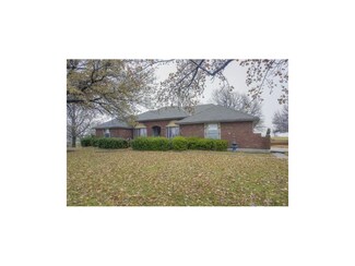 13613 S Sam Moore Rd, Lone Jack, MO 64070