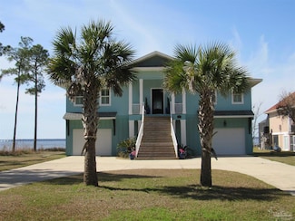 4713 Bayside Dr, Milton, FL 32583