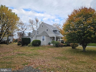 1640 Walnut Ave, Oreland, PA 19075