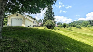 242 Middle St, Island Pond, VT 05846