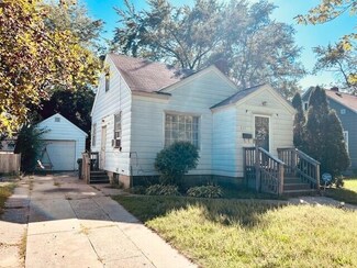 921 Catherine Ave, Muskegon, MI 49442