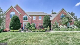 3618 Golfview Dr, Mechanicsburg, PA 17050