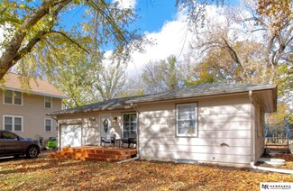 5336 Knox St, Lincoln, NE 68504