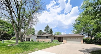 1420 17th St W, Hastings, MN 55033