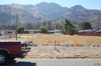 3730 Wagon Wheel Dr, Lake Isabella, CA 93240