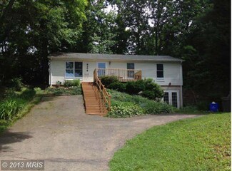 9208 Lundigan Ct, Bethesda, MD 20817