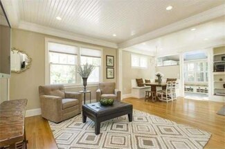 15 Circuit Rd, Chestnut Hill, MA 02467