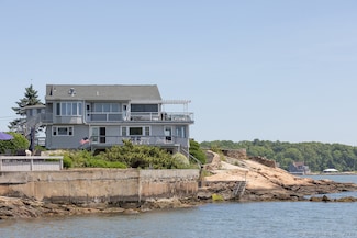 105 Beckett Ave, Branford, CT 06405