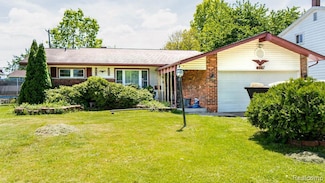 4107 Windward Dr, Lansing, MI 48911