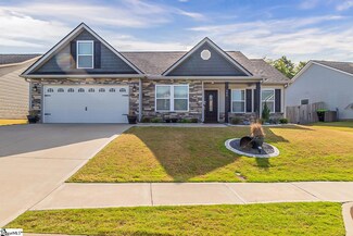 146 Mistwood Ln, Boiling Springs, SC 29316
