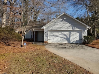 701 Woodbury Knolls Dr, Winston Salem, NC 27104
