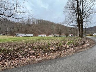 1 Bowling Fork Rd, Elkhorn City, KY 41522