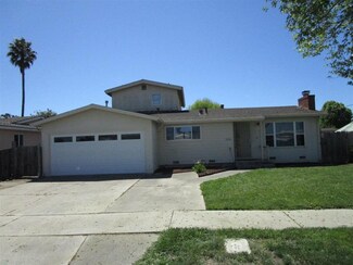 1233 Hilltop Dr, Salinas, CA 93905