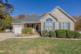 1121 Ravenwood Dr, Graham, NC 27253