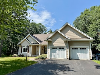 16 Wildflower Ln, Morrisonville, NY 12962