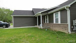 320 S 13th St, Bowling Green, MO 63334
