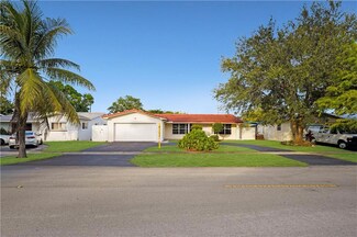 511 S Highland Dr, Hollywood, FL 33021