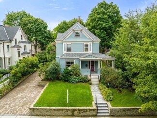 26 Woodbine St, Auburndale, MA 02466