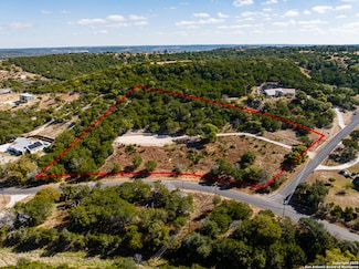 902 N Saddlewood Blvd, Kerrville, TX 78028