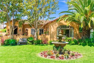 2102 N Ross St, Santa Ana, CA 92706