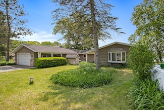 3992 Grandview Ave, Allegan, MI 49010