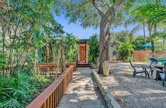 110 SW 5th St, Hallandale Beach, FL 33009