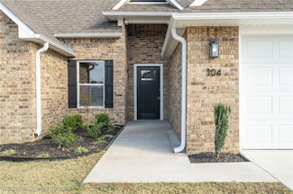 104 Stoneledge Dr, Lavaca, AR 72941