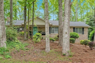 8980 Country Club Dr, Douglasville, GA 30134