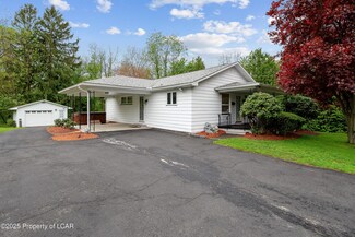 1343 Spruce St, Avoca, PA 18641