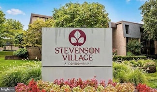 25 Stonehenge Cir, Pikesville, MD 21208