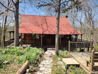 709 Grandpa Jones Rd, Mountain View, AR 72560