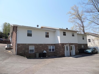1533 Bergamont St, Morgantown, WV 26505