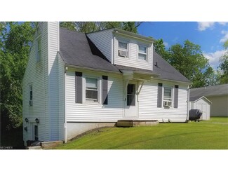 15911 Ridgewood Dr, Middlefield, OH 44062